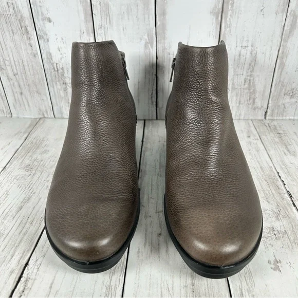 Ecco Womens Skyler Leather Wedge Boot Waterproof Chelsea Bootie 41 Sz 10 NWT Ankle Boots & Booties